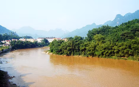 Thượng nguồn Sông Lô.