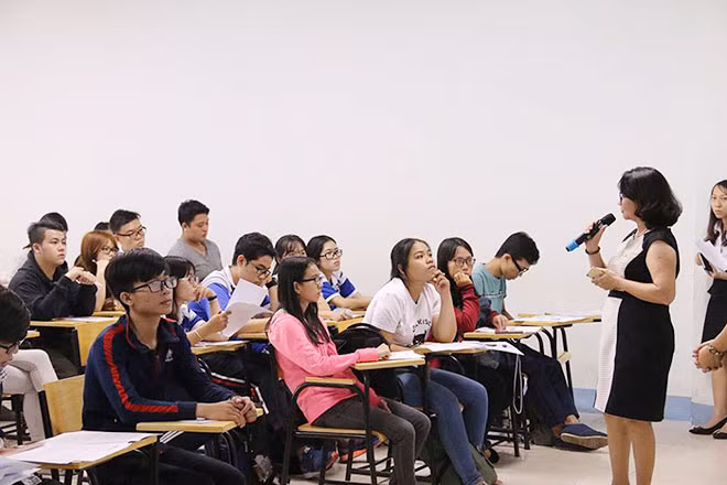 Cần tăng cường thời lượng thực hành cho sinh viên trong các trường sư phạm hiện nay. (Ảnh minh họa)