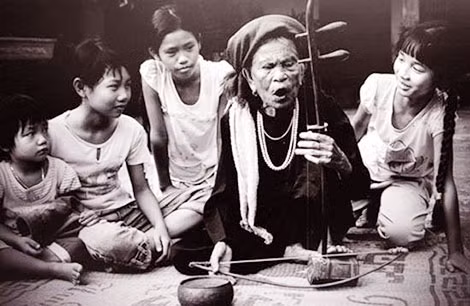 Bà Hà Thị Cầu, nghệ nhân hát xẩm cuối cùng của thế kỷ XX.
