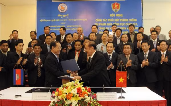 Hai bên nhất trí tăng cường công tác phối hợp đấu tranh phòng chống tội phạm.