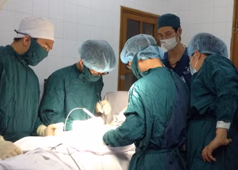 Bệnh viện huyện đảo đã mổ cấpcứu kịp thời một trường hợp viêm ruột thừa cấp nguy hiểm giờ thứ 24.