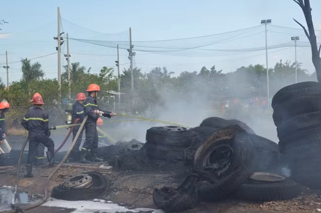 Bãi chứa lốp xe bị ảnh hưởng.