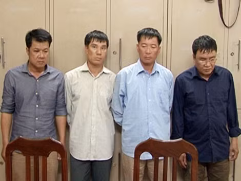 Ổ nhóm trộm chuyên dàn cảnh trộm cắp tại cơ quan điều tra.