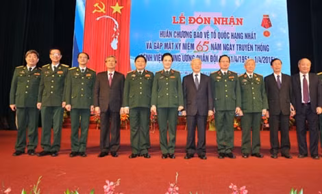 Tổng Bí thư Nguyễn Phú Trọng với các đại biểu dự buổi lễ. Ảnh: TTXVN.