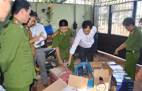 Số thuốc lá bị thu tại nhà Quang.
