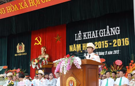 Thứ trưởng Thường trực Đặng Văn Hiếu phát biểu chỉ đạo tại Lễ khai giảng năm học mới 2015-2016 của Học viện CSND.