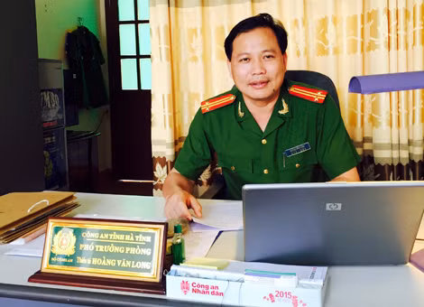 Trung tá Hoàng Văn Long - Phó trưởng Phòng PC66, Công an tỉnh Hà Tĩnh. Trung tá Hoàng Văn Long - Phó trưởng Phòng PC66, Công an tỉnh Hà Tĩnh.