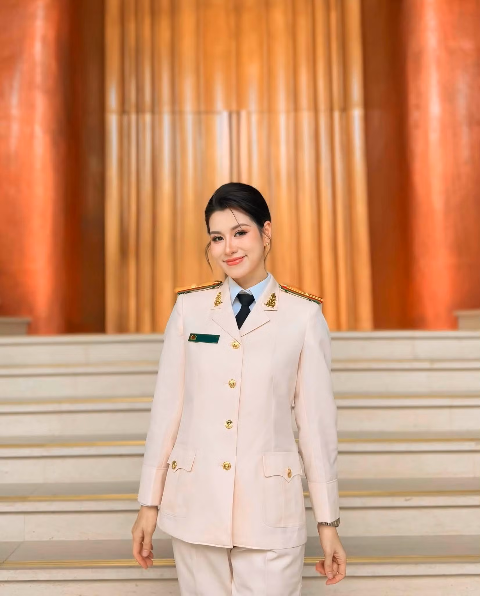 thieu-ta-nghe-si-luu-huyen-trang.jpg
