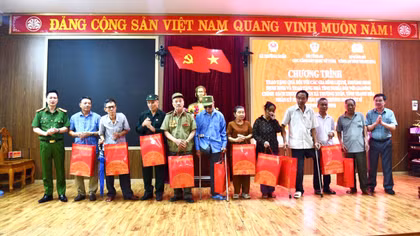 Ấm áp các hoạt động tri ân của Cục Cảnh sát Quản lý hành chính về trật tự xã hội