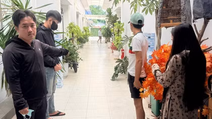 Gã bán thuốc tây điều hành đường dây mại dâm trên mạng