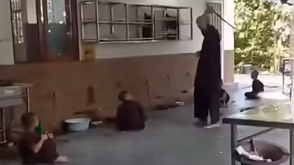 Khởi tố, tạm giam đối tượng đánh chú tiểu ở chùa Bầu, Phú Thọ