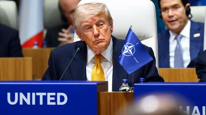 Tổng thống Trump ra lệnh ngừng mọi hoạt động thương mại với Tây Ban Nha