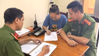 Nhân viên nhà thuốc bị khởi tố vì chiếm đoạt hơn 356 triệu đồng