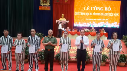 Trại giam Phú Sơn 4 công bố Quyết định đặc xá của Chủ tịch nước đối với 223 phạm nhân