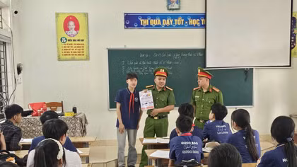 Công an tỉnh Phú Thọ ngăn ma túy “núp bóng” len lỏi vào học đường