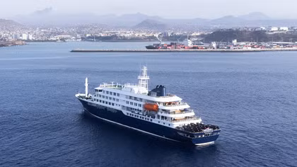 Tàu du lịch MV Hondius cập cảng Rotterdam để khử trùng sau đợt bùng phát virus Hanta