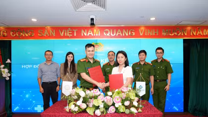 Triển khai dịch vụ xác thực điện tử qua VNeID trên "IVIE - Bác sĩ ơi"
