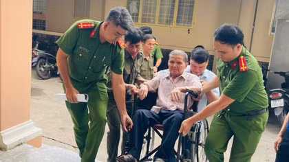 Tận tâm để thân nhân các liệt sĩ ấm lòng khi đến lấy mẫu ADN
