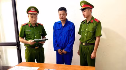 Khởi tố đối tượng sử dụng giấy tờ giả để hành nghề lái xe