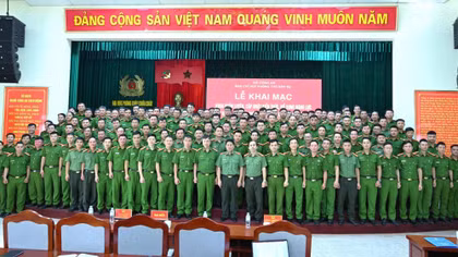 Huấn luyện kỹ năng tác chiến cho 150 học viên Công an cấp cơ sở 