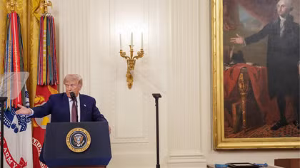 Tổng thống Trump tuyên bố Mỹ có thể thu phí eo biển Hormuz