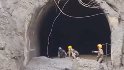 Nepal chạy đua với thời gian cứu hộ công nhân thủy điện