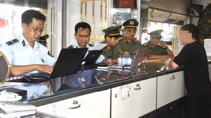 Xử phạt hàng loạt cơ sở kinh doanh vàng, trang sức mỹ nghệ ở Vĩnh Long