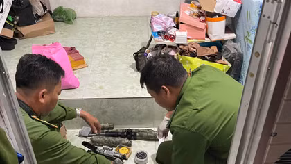 Bắt 2 đối tượng mua bán, tàng trữ và sử dụng vũ khí, vật liệu nổ