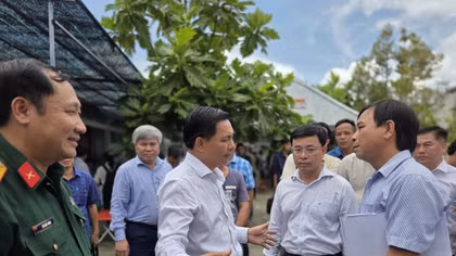 Bí thư Tỉnh ủy cam kết trách nhiệm việc khai thác 2 mỏ cát trên sông Hậu