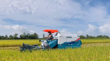 Đưa khoa học, công nghệ vào ruộng đồng, nhà máy