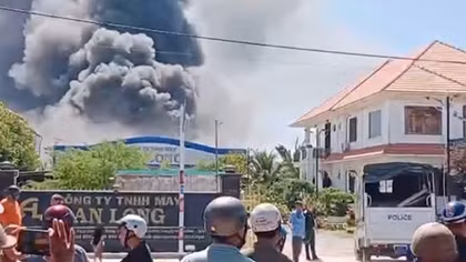 Dập tắt đám cháy tại Công ty May An Long có hàng trăm công nhân