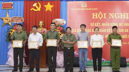 Vĩnh Long nhân rộng mô hình "Gia đình giáo dân đoàn kết giữ gìn an ninh, trật tự"