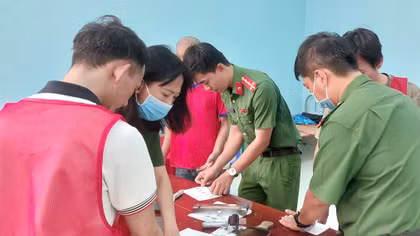 Đồng Tháp tiếp nhận 32 công dân trở về từ Campuchia