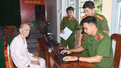 Công an Vĩnh Long: Tích cực thu nhận mẫu sinh phẩm ADN thân nhân liệt sĩ