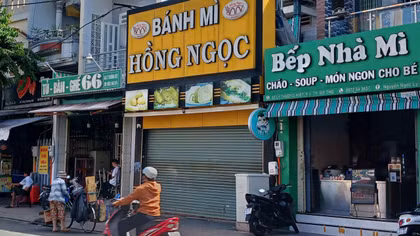 22 người nhập viện nghi ngộ độc sau khi ăn bánh mì 