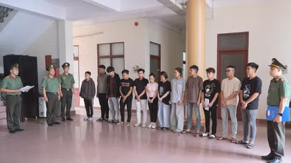 Nhóm người mua bán trái phép tài khoản ngân hàng, thu lợi tiền tỷ