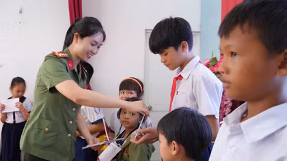 Lan tỏa mô hình “Đồng hành cùng thiếu nhi biên giới” ở Đồng Tháp