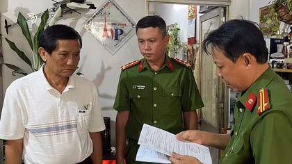 Bắt giam cán bộ kỹ thuật có hành vi làm giả tài liệu