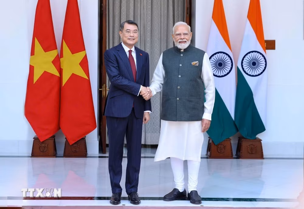 Thủ tướng Lê Minh Hưng gặp Thủ tướng Cộng hòa Ấn Độ Narendra Modi. (Ảnh: Dương Giang/TTXVN)