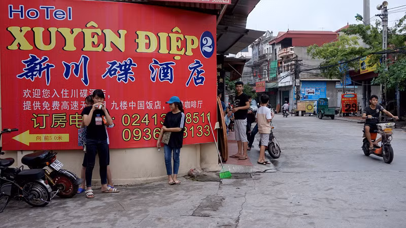 Biển hiệu tiếng Trung, phố Tàu, Từ Sơn, Đồng Kỵ, Phù Khê, Bắc Ninh