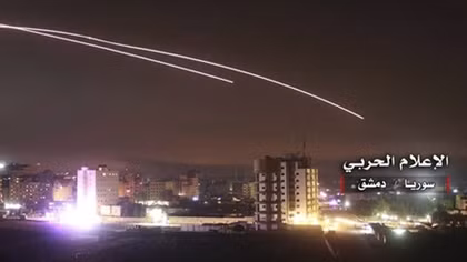 (HOT) Israel báo Nga trước khi dội tên lửa vào căn cứ Iran ở Syria