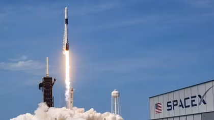 Phi hành gia Nga sắp lên không gian bằng phi thuyền SpaceX