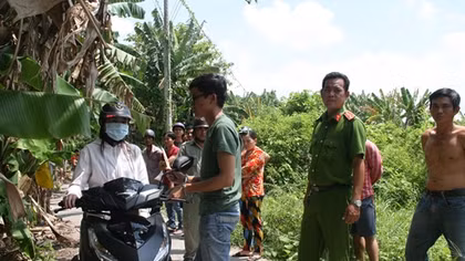 Tổ trưởng bảo vệ dân phố cùng em trai dũng cảm bắt cướp