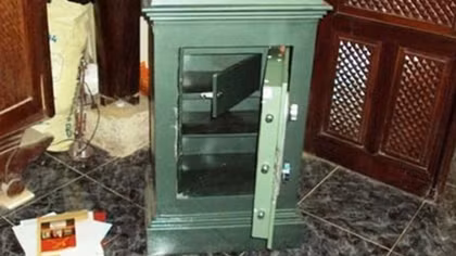 Phá 2 két sắt trộm hơn 2 tỷ đồng