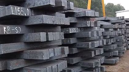 Việt Nam chính thức áp thuế tự vệ với phôi thép và thép cán dài