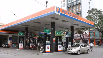 Bất hợp lý trong cách tính giá xăng dầu vì chênh lệch thuế