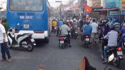 Xe chở học sinh cán một người tử vong