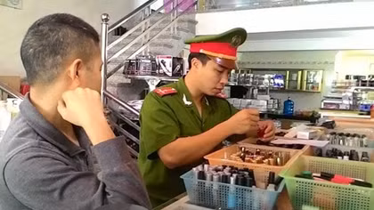800 lọ thuốc nhuộm tóc nhập lậu đội lốt ‘mỹ phẩm cao cấp’