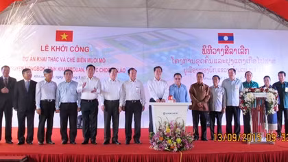 Thủ tướng dự Lễ khởi công dự án lớn tại Lào