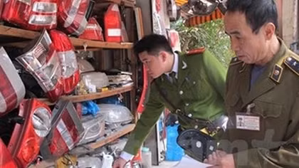 Nhiều cơ sở kinh doanh phụ tùng ô tô, xe máy rởm “bị lộ”